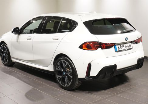 BMW 120, 2026 3
