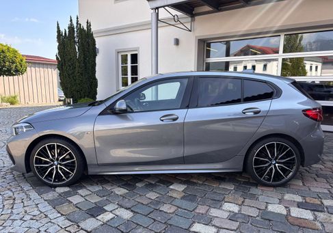 BMW 120, 2023