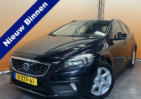 Volvo V40 Cross Country, 2015