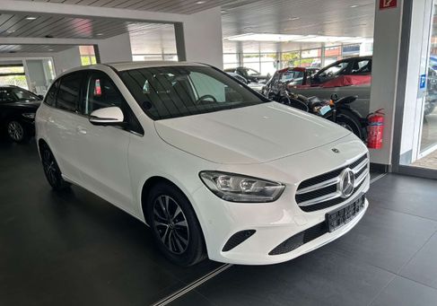 Mercedes-Benz B 200, 2021 3