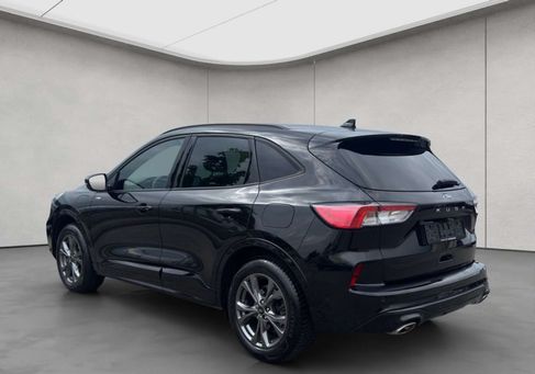 Ford Kuga, 2022 3
