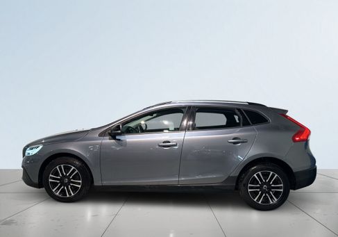 Volvo V40 Cross Country, 2018 3