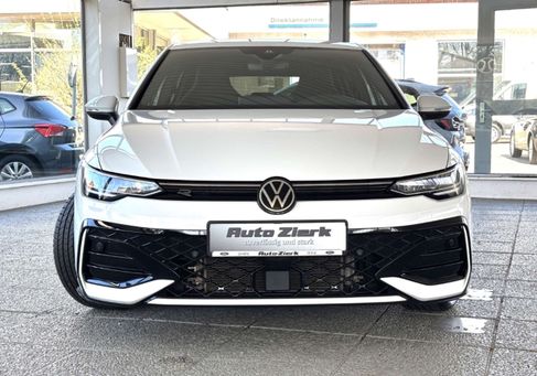 Volkswagen Golf, 2025 2