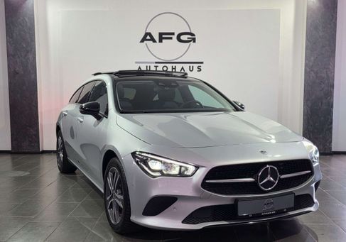 Mercedes-Benz CLA 200, 2022