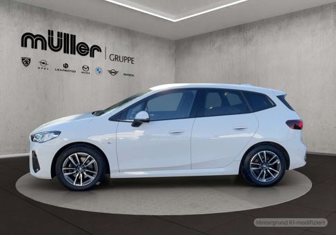 BMW 218, 2022 3