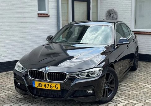 BMW 318, 2016