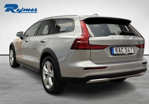 Volvo V60 Cross Country, 2023 3