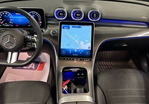 Mercedes-Benz C 300, 2025