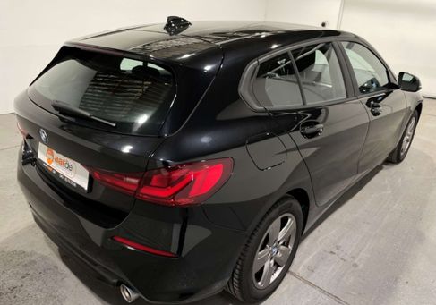 BMW 118, 2022
