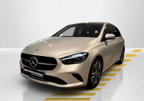 Mercedes-Benz B 180, 2023 2