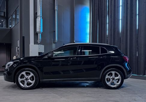 Mercedes-Benz GLA 200, 2018 3