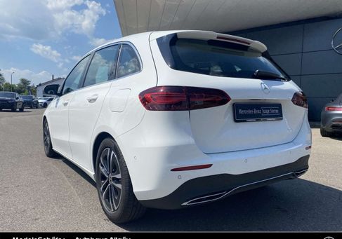 Mercedes-Benz B 200, 2024