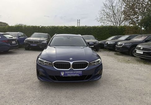 BMW 318, 2022