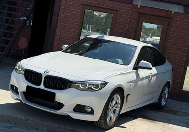 BMW 330, 2020