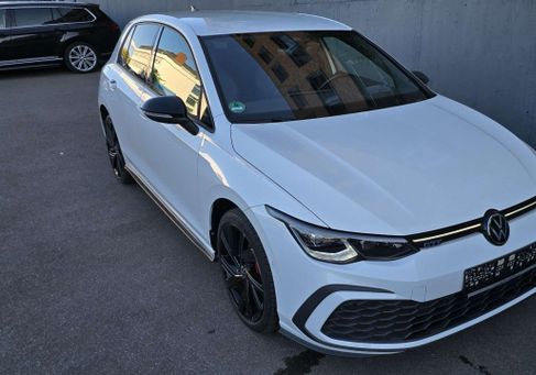 Volkswagen Golf, 2022