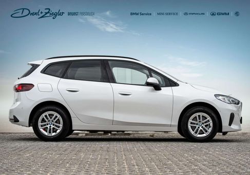 BMW 220, 2025 2