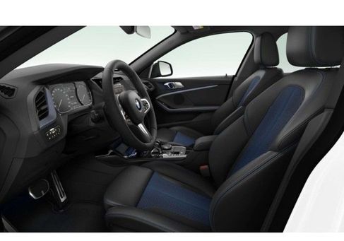 BMW 218, 2021 3