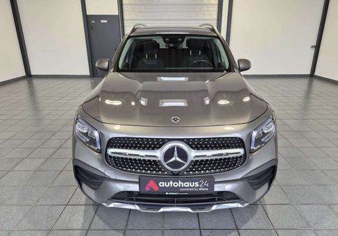 Mercedes-Benz GLB 200, 2023