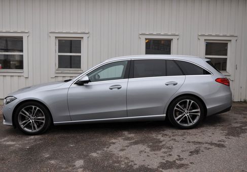 Mercedes-Benz C 220, 2025
