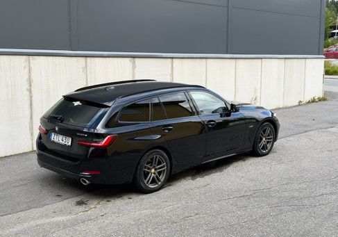 BMW 330, 2023
