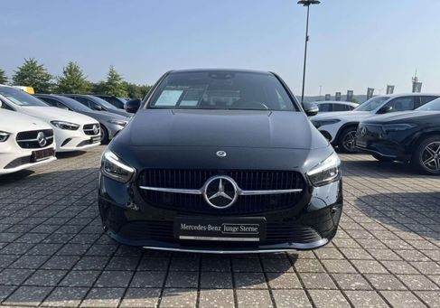 Mercedes-Benz B 180, 2024