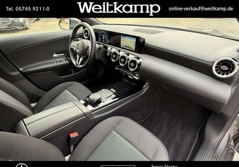 Mercedes-Benz CLA 180, 2022