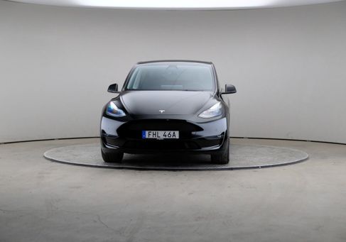 Tesla Model Y, 2022 3