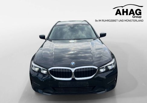 BMW 318, 2022