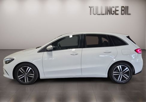 Mercedes-Benz B 180, 2023 2