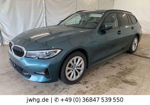 BMW 330, 2021