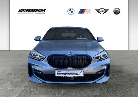 BMW 118, 2022