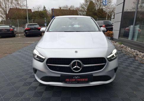 Mercedes-Benz B 180, 2023