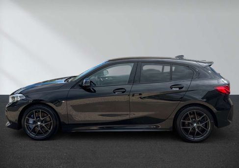 BMW 120, 2021 3