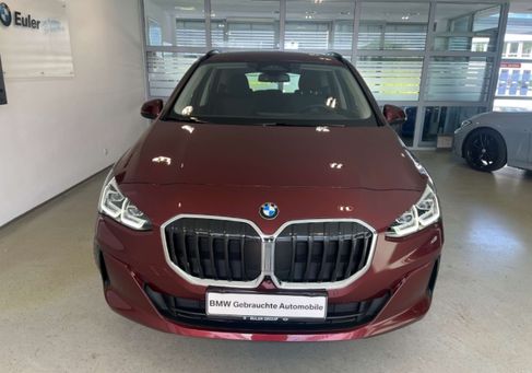 BMW 220, 2025
