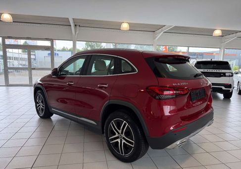 Mercedes-Benz GLA 200, 2023 3