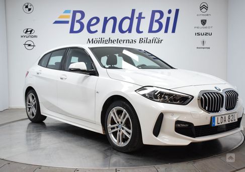 BMW 118, 2021