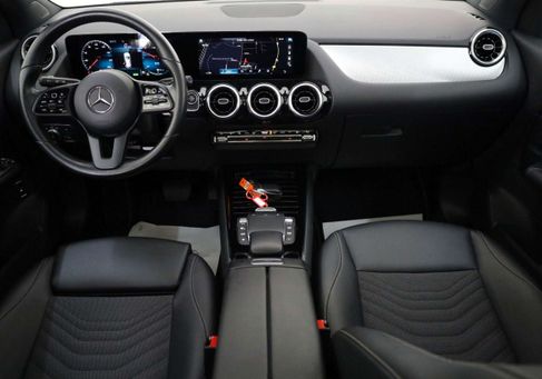 Mercedes-Benz GLA 250, 2022
