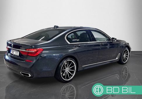 BMW 740, 2018