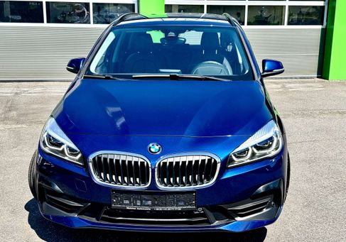 BMW 216, 2021