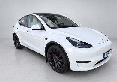 Tesla Model Y, 2024