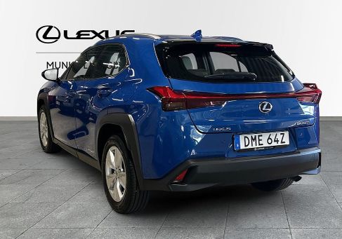 Lexus UX, 2021 3