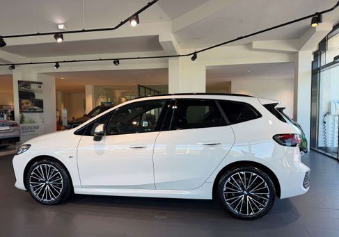 BMW 218, 2025 3