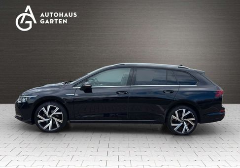 Volkswagen Golf, 2022
