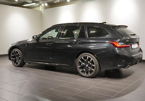BMW 330, 2025
