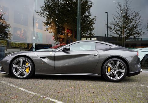 Ferrari F12, 2012