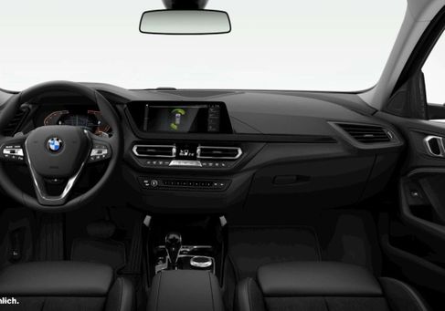 BMW 120, 2023