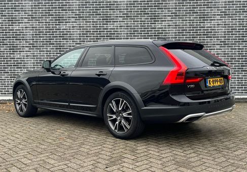 Volvo V90 Cross Country, 2017