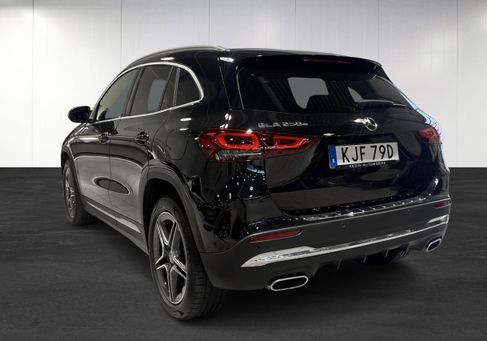 Mercedes-Benz GLA 250, 2021