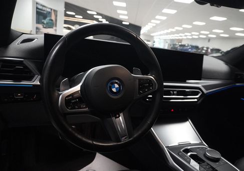 BMW 330, 2024 2