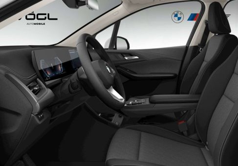 BMW 220, 2025 3